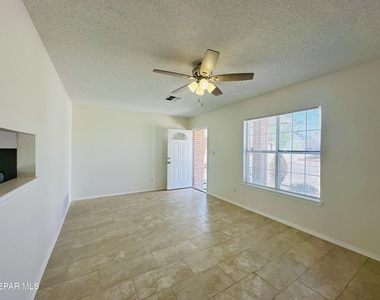 12480 Martin Bauman Drive - Photo Thumbnail 4