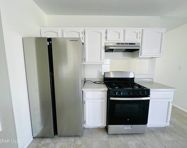 12480 Martin Bauman Drive - Photo Thumbnail 8