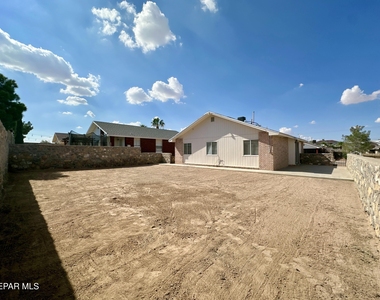 12480 Martin Bauman Drive - Photo Thumbnail 21