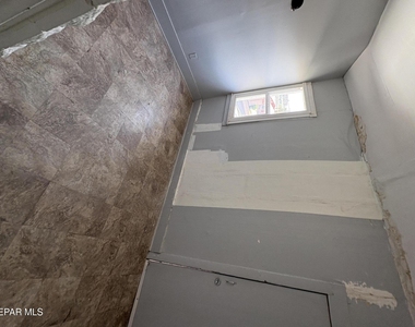 1001 E Nevada Avenue - Photo Thumbnail 10