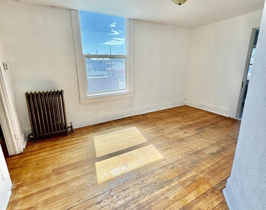 1001 E Nevada Avenue - Photo Thumbnail 13
