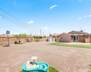 450 Sunrise Hills Drive - Photo Thumbnail 30
