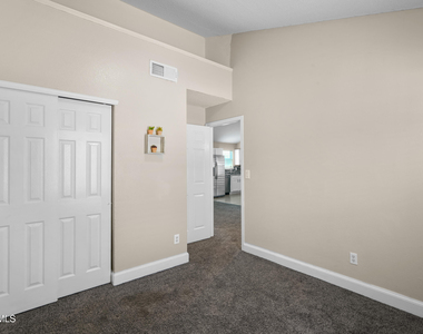 450 Sunrise Hills Drive - Photo Thumbnail 23