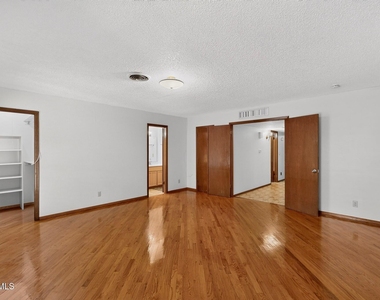 4536 R L Shoemaker Drive - Photo Thumbnail 21