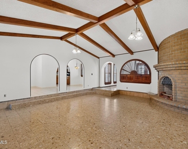 4536 R L Shoemaker Drive - Photo Thumbnail 9