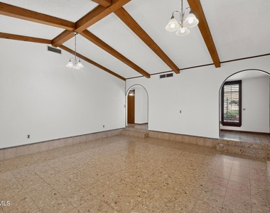 4536 R L Shoemaker Drive - Photo Thumbnail 10