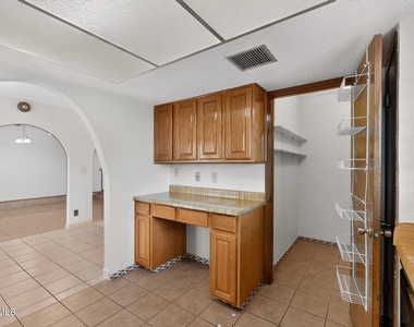 4536 R L Shoemaker Drive - Photo Thumbnail 16