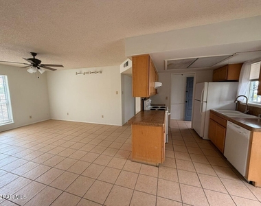 6700 Escondido Drive - Photo Thumbnail 12