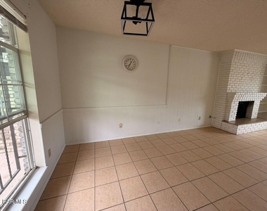 6700 Escondido Drive - Photo Thumbnail 14