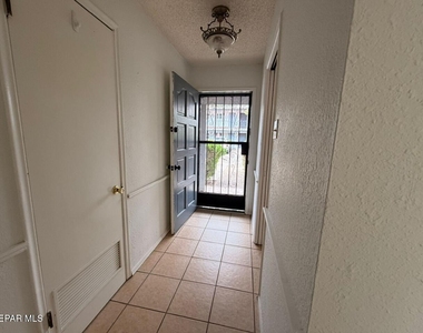 6700 Escondido Drive - Photo Thumbnail 7