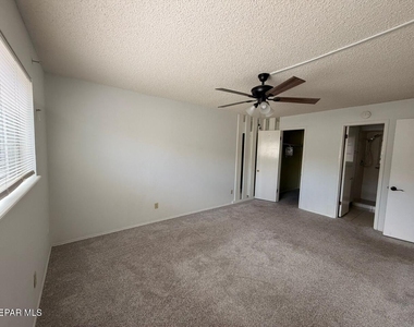 6700 Escondido Drive - Photo Thumbnail 18