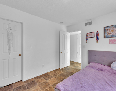 11945 Mesquite Lake Lane - Photo Thumbnail 17