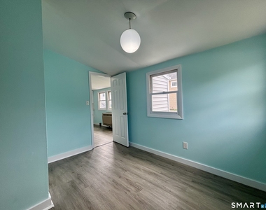 40 Portland Avenue - Photo Thumbnail 9
