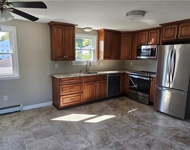230 Oakland Avenue - Photo Thumbnail 2