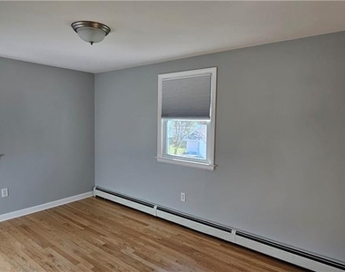 230 Oakland Avenue - Photo Thumbnail 11