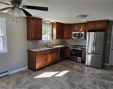 230 Oakland Avenue - Photo Thumbnail 3