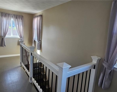 230 Oakland Avenue - Photo Thumbnail 14