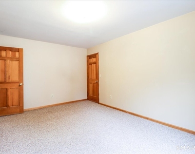 28 Middle Street - Photo Thumbnail 15
