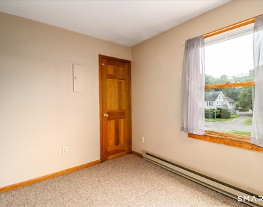 28 Middle Street - Photo Thumbnail 12