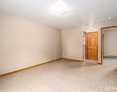 28 Middle Street - Photo Thumbnail 8