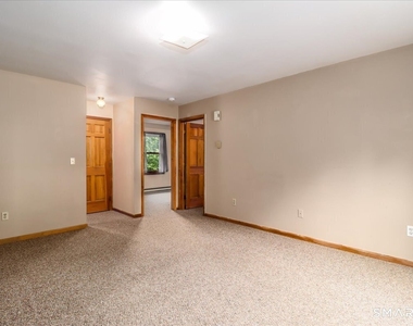 28 Middle Street - Photo Thumbnail 7
