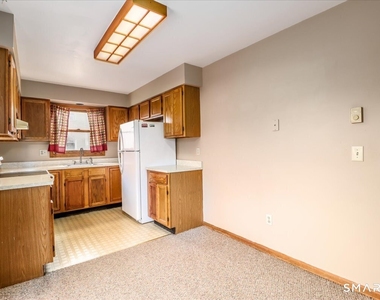 28 Middle Street - Photo Thumbnail 5