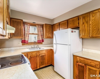 28 Middle Street - Photo Thumbnail 3