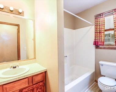 28 Middle Street - Photo Thumbnail 16