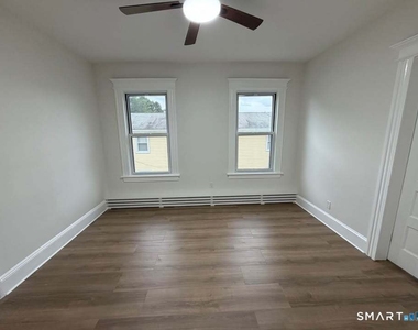 264 Clover Street - Photo Thumbnail 11