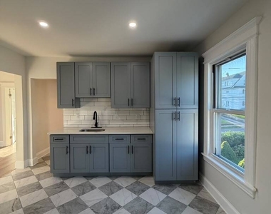264 Clover Street - Photo Thumbnail 6