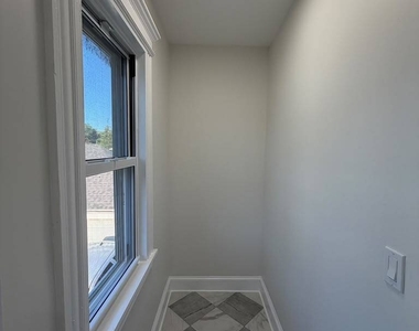 264 Clover Street - Photo Thumbnail 4