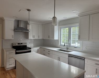 4672 Congress Street - Photo Thumbnail 8