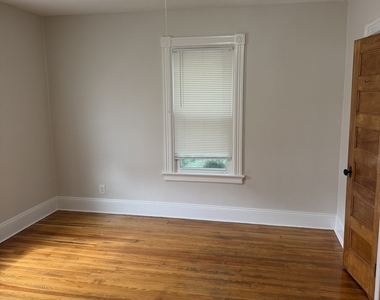 37 Greenwood Street - Photo Thumbnail 8