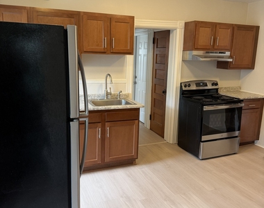 37 Greenwood Street - Photo Thumbnail 16