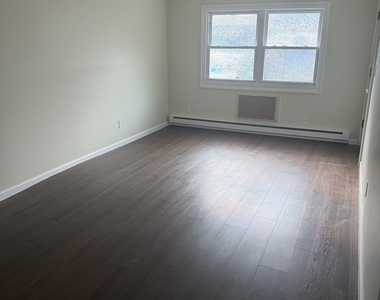 173 Lucille Street - Photo Thumbnail 6