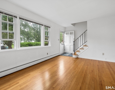 32 Hollow Wood Lane - Photo Thumbnail 8