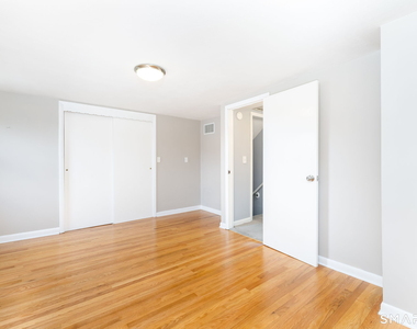 100 Ben Street - Photo Thumbnail 20