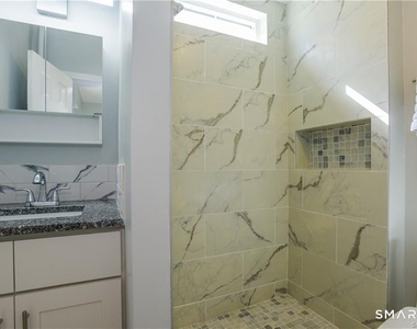 21 Bayview Avenue - Photo Thumbnail 10