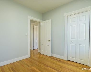 21 Bayview Avenue - Photo Thumbnail 15