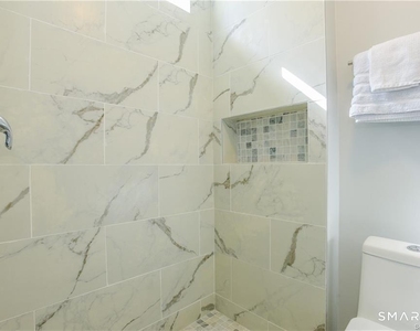 21 Bayview Avenue - Photo Thumbnail 11