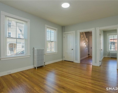 21 Bayview Avenue - Photo Thumbnail 8