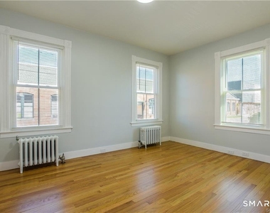 21 Bayview Avenue - Photo Thumbnail 18