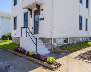 21 Bayview Avenue - Photo Thumbnail 1