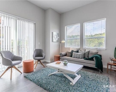 300 Glover Avenue - Photo Thumbnail 11