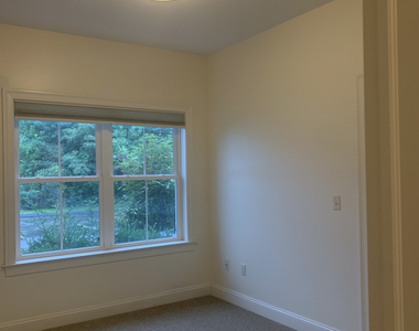 105 Edgewater Hill - Photo Thumbnail 5