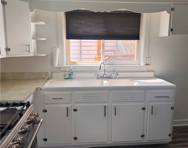 531 Bluff St - Photo Thumbnail 8