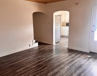 531 Bluff St - Photo Thumbnail 5
