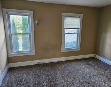 99 Owasco Street - Photo Thumbnail 12