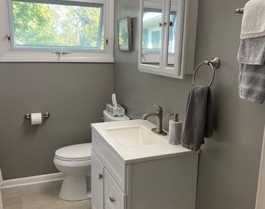 383 Northfield Way - Photo Thumbnail 6