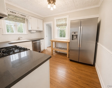 8 Fountain Street - Photo Thumbnail 17